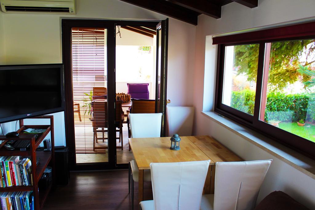 Apartment Pinia Пореч Экстерьер фото